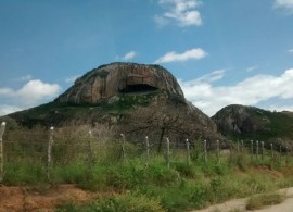 Pedra 3 270x195 - Governo mapeia potencial arqueológico do Parque Estadual da Pedra da Boca