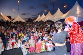 palhaco aniversario de mangabeira foto walter rafael 270x180 - Governo realiza feira de serviços e ações culturais no 34º aniversário de Mangabeira