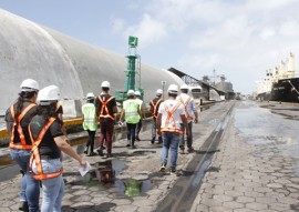 estudantes conhecem tecnica de seguranca do trabalho do porto de cabedelo 1 270x191 - Estudantes conhecem técnicas de segurança do trabalho do Porto de Cabedelo