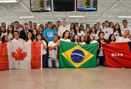 ricardo participa do embarque do gira mundo foto delmer rodrigues 13 270x183 - Ricardo participa da solenidade de embarque de 50 estudantes para intercâmbio no Canadá