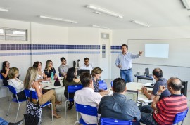 DiegoNóbrega Reunião Ensino Integral Centro de Formação 6 270x178 - Governo do Estado amplia para 100 as Escolas Cidadãs Integrais em 2018