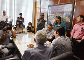 coletiva no DER com luis torre e diretor do der_foto alberi pontes (2)