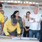 ricardo assina ordem de servico em bayeux de residencial foto alberi pontes (44)