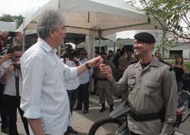 ricardo entrega motos promocao de oficiais e reforma do comando de policiamento regional CG foto alberi pontes 71 270x191 - Ricardo entrega certificados de cursos, equipamentos para segurança e reforma do CPR em Campina Grande