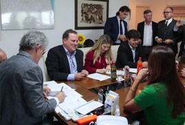 ricardo reunido com empresarios foto jose marques 2 270x183 - Ricardo assina Protocolo de Intenções com Companhia de Bebidas que poderá gerar 500 empregos na Paraíba