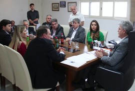 ricardo reunido com empresarios foto jose marques 6 270x183 - Ricardo assina Protocolo de Intenções com Companhia de Bebidas que poderá gerar 500 empregos na Paraíba