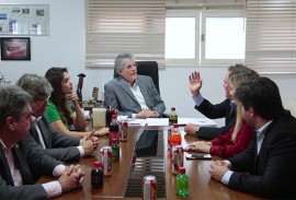 ricardo reunido com empresarios foto jose marques 8 270x183 - Ricardo assina Protocolo de Intenções com Companhia de Bebidas que poderá gerar 500 empregos na Paraíba