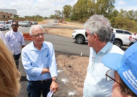 ricardo visita obras da perimetral sul foto francisco franca 1 270x191 - Ricardo inspeciona as obras da Via Perimetral Sul que estão 70% concluídas