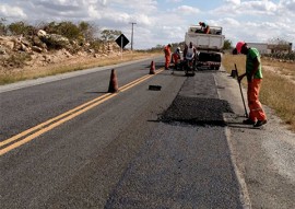 der faz operacao tapaburaco 31 270x191 - DER faz última operação tapa buraco de 2017 e recupera mais de 770 km de rodovias