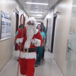 papai noel visita pacientes do hospital de trauma e HTop (10)