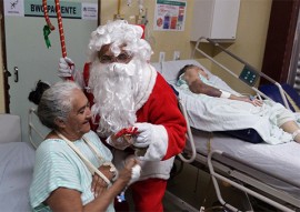 papai noel visita pacientes do hospital de trauma e HTop (3)