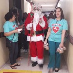 papai noel visita pacientes do hospital de trauma e HTop (5)