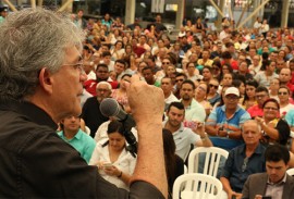 ricardo assina protocolo do empreender foto francisco franca 24 270x183 - Ricardo libera R$ 6,6 milhões em créditos do Empreender e ressalta importância do programa