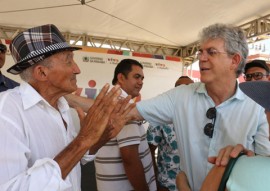 ricardo entrega obras e visita servicos de pavimentacao na orla de jacuma foto francisco franca 17 270x191 - Ricardo inaugura a pavimentação dos acessos às praias do Conde e inspeciona obras de urbanização da orla de Jacumã