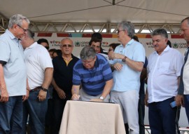 ricardo entrega obras e visita servicos de pavimentacao na orla de jacuma foto francisco franca (7)