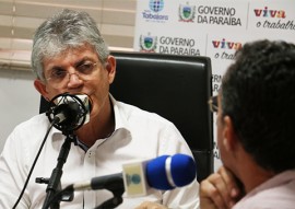 ricardo no programa fala governador foto francisco franca 3 270x191 - Ricardo apresenta balanço das ações do Governo do Estado durante o último programa Fala Governador de 2017