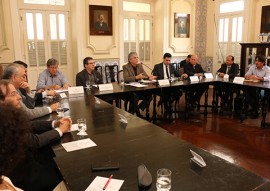 ricardo reuniao com grupo ferreira costa foto francisco franca 1 270x191 - Ricardo se reúne com Grupo Ferreira Costa para discutir embargo que impede instalação de empreendimento