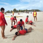 corpo de bombeiros realiza treinamento de salvamento aquatico (1)