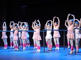 escola de danca sta roza4 270x202 - Theatro Santa Roza inscreve para turmas de balé, pilates, dança contemporânea e do ventre