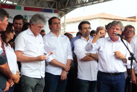 ricardo faz licitacao em barra de sao miguel foto jose marques 4 270x183 - Ricardo assina termo de cooperação com Governo de Pernambuco para construção de adutora