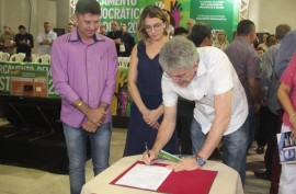 ode catolé1 foto Alberi Pontes1 270x177 - Ricardo participa de ODE em Catolé do Rocha, libera créditos e entrega equipamentos para escolas