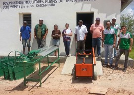 procase entrega de equipamentos e animais no semiarido paraibano Assentamento Caicarinha 3 270x191 - Procase entrega equipamentos e animais a projetos produtivos no semiárido paraibano