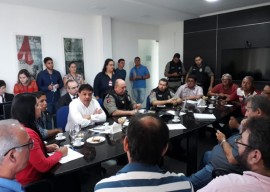 24.05.18 reuniao caminhoneiros doca 2 270x192 - Governo do Estado intermedia acordo e garante liberação de 30% do abastecimento de combustível na Paraíba