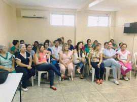 Enfermeiros e técnicos durante a abertura da Semana de Enfermagem da Maternidade 270x202 - Maternidade de Patos inicia Semana da Enfermagem com palestras e ações para os profissionais da área