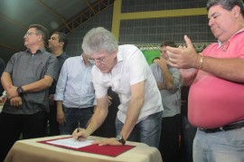 IMG 423810.04.18 ode em taperoa fotos alberi pontes 270x179 - Ricardo assina ordem de serviço para escolas e entrega equipamentos no ODE em Taperoá