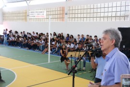 ginásio escola otávio novais6 foto Francisco França 270x180 - Ricardo atende reivindicação de alunos e inaugura ginásio poliesportivo da Escola Otávio Novais