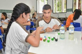 Produção de Materiais Escola Papa Paulo VI  Delmer Rodrigues 5 270x178 - Estudantes da Rede Estadual de Ensino aprendem sustentabilidade com a produção de produtos de limpeza