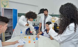 Produção de Materiais Escola Papa Paulo VI  Delmer Rodrigues 7 270x162 - Estudantes da Rede Estadual de Ensino aprendem sustentabilidade com a produção de produtos de limpeza