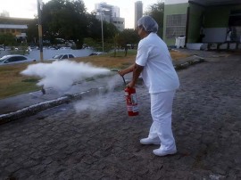 20181106 170618 270x202 - Equipe da Nutrição do Hospital de Trauma recebe treinamento contra princípio de incêndio