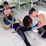 bombeiros treina criancas e adolescentes em aces de primeiros socorros (1)a