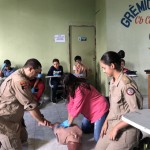 bombeiros treina criancas e adolescentes em aces de primeiros socorros (2)