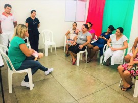 O treinamento é feito de forma coletiva 270x202 - Maternidade de Patos: mães recebem alta após treinamento sobre primeiros socorros