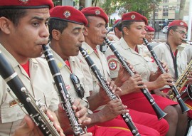 banda de musica do bombeiros realiza cantata natalina no busto de tamandare (1)