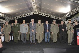 governador e autoridades militares e civis_foto walter rafael