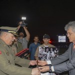 governador ricardo condecorado pela policia_foto walter rafael
